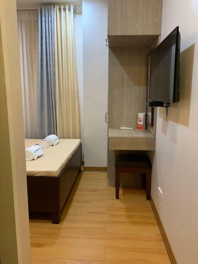 Davao Persimmon Suites Exteriér fotografie